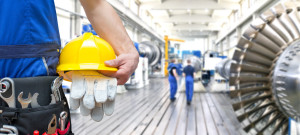 industrial workers in mechanical engineering // Arbeiter mit Werkzeugen im Maschinenbau